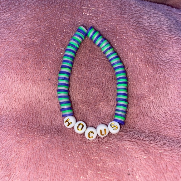 3 for 12$ 🌸 Hocus Pocus themed bracelet stack - Picture 3 of 9